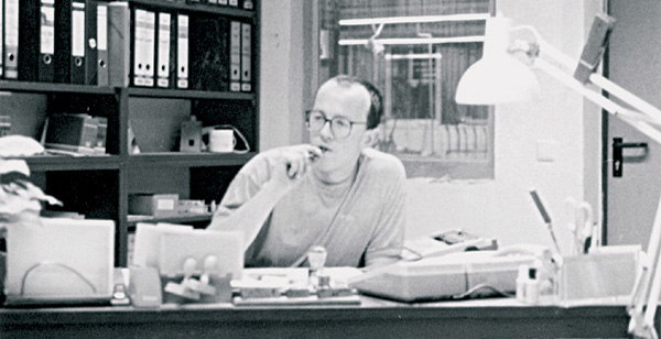 Ганс Питер Вилфер в своем офисе в Прецфелде - 1982 г.