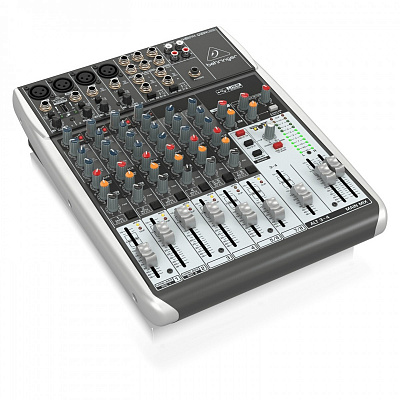 Микшерный пульт Behringer Q1204USB